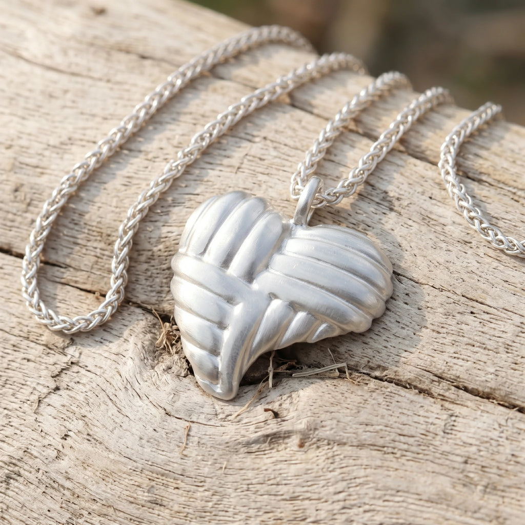 925 Sterling Silver Woven Heart Pendant Embracing Modern Love And Timeless Elegance
