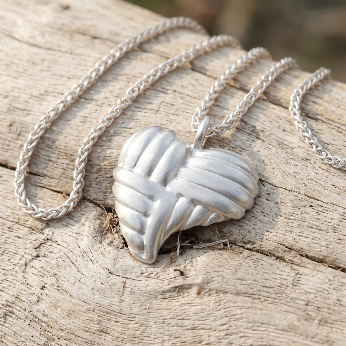 925 Sterling Silver Woven Heart Pendant Embracing Modern Love And Timeless Elegance