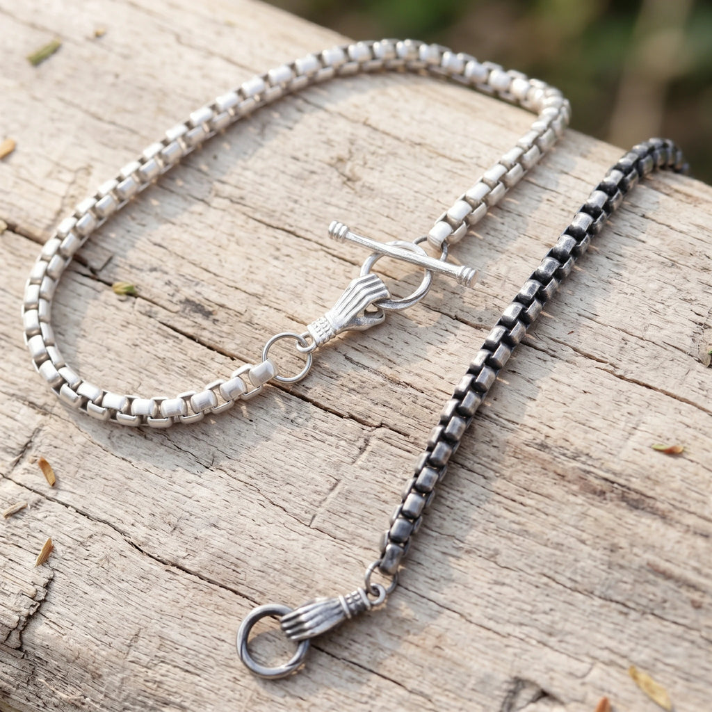 925 Sterling Silver Round Box Chain Bracelet With Sculpted Hand Toggle Clasp