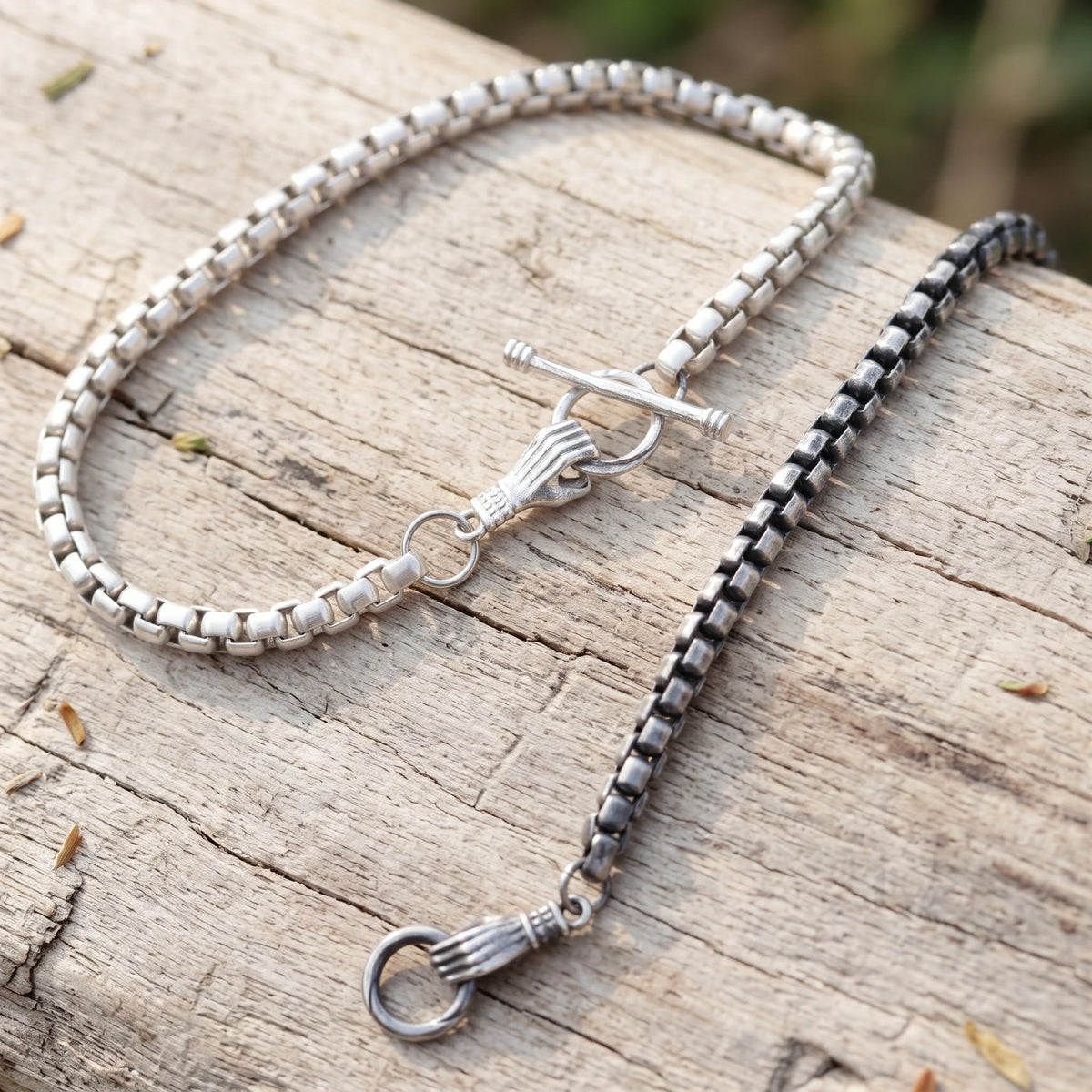 925 Sterling Silver Round Box Chain Bracelet With Sculpted Hand Toggle Clasp