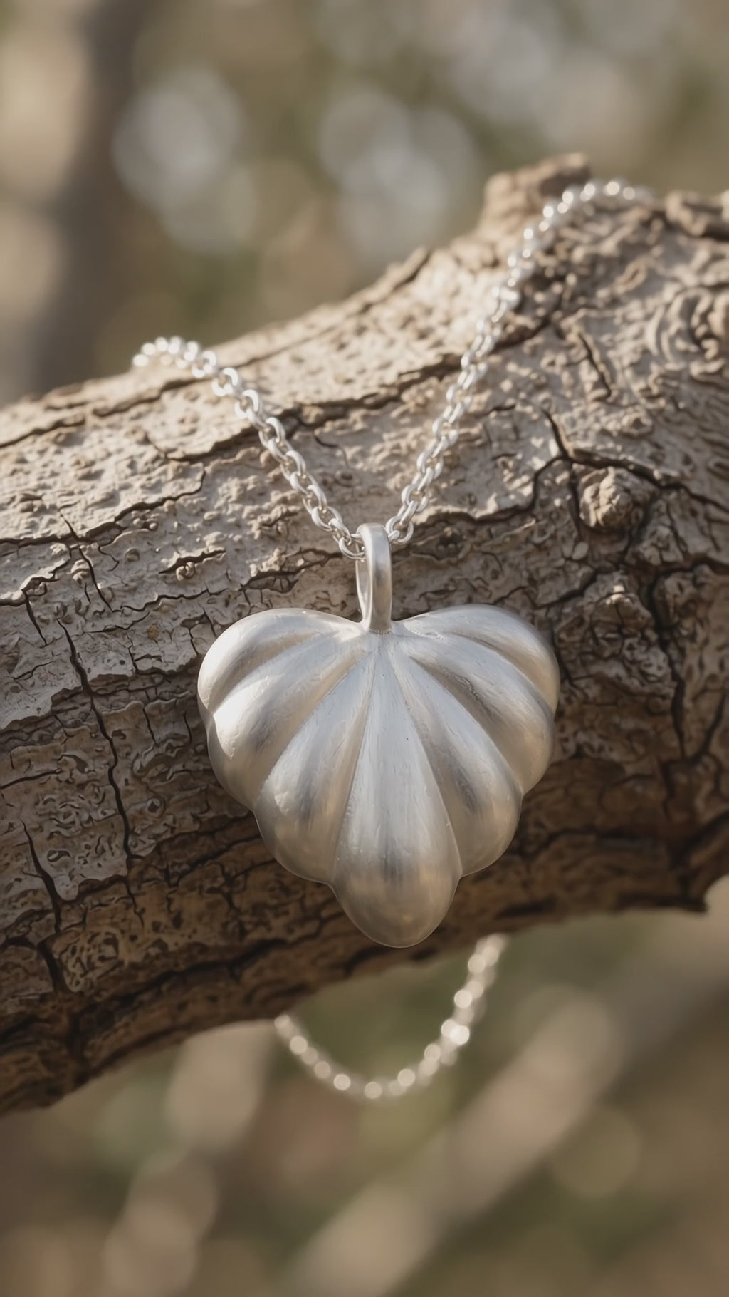 925 Sterling Silver Fluted Heart Pendant Delivering Fluid Grace And Modern Warmth