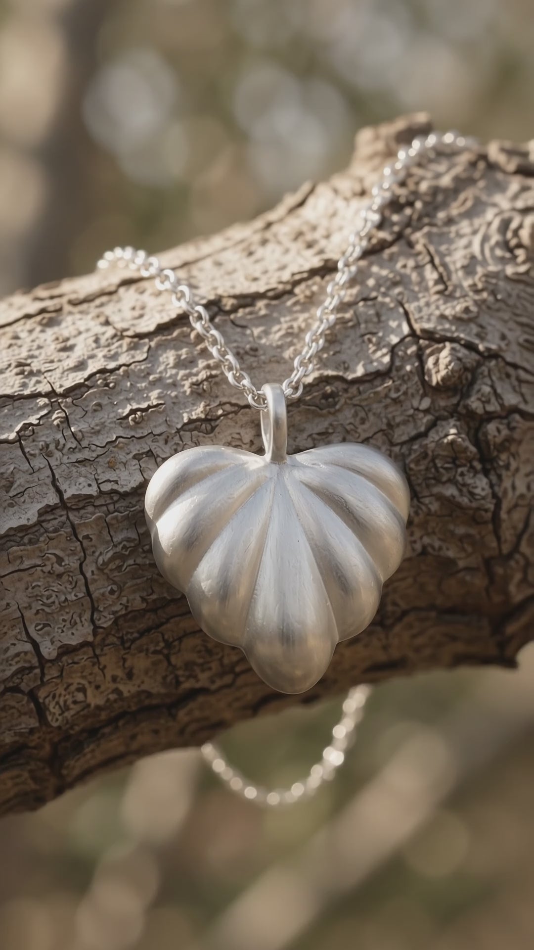 925 Sterling Silver Fluted Heart Pendant Delivering Fluid Grace And Modern Warmth