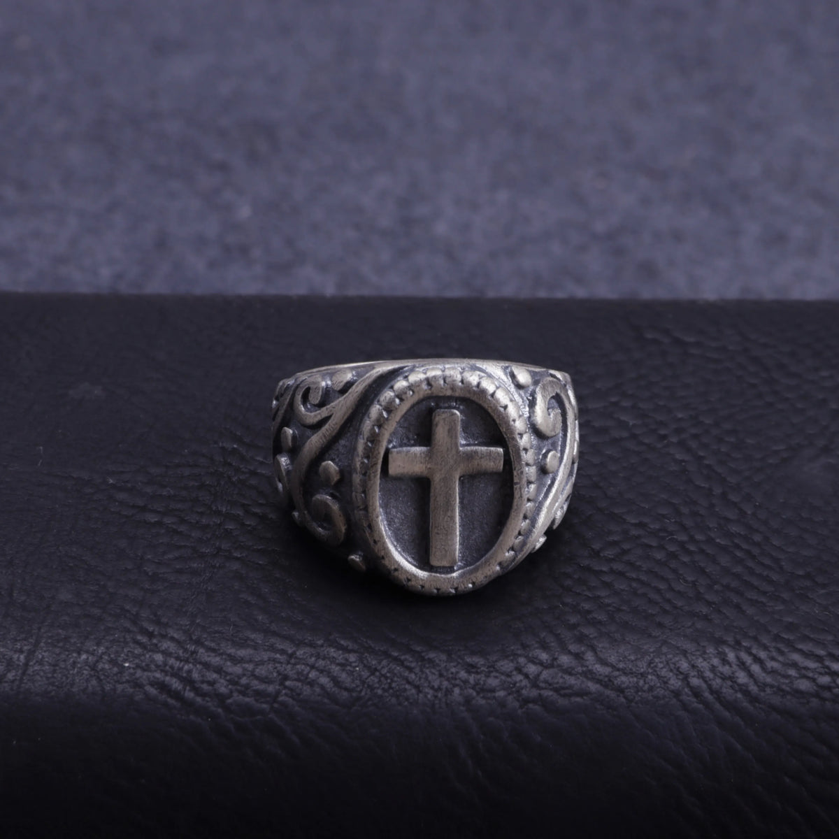 Custom Engraved Vintage Cross Signet Ring - Personalized Oxidized 925 Sterling Silver Gothic Punk Cross Ring for Men and Women, Faith Jewelry Gift