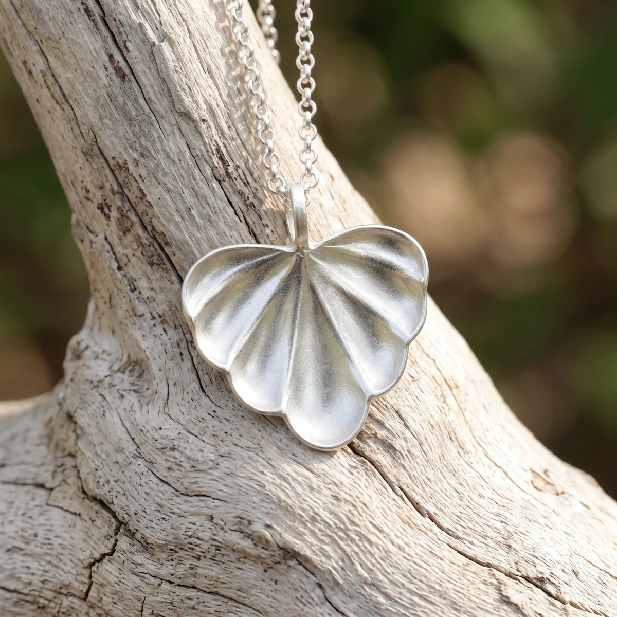 925 Sterling Silver Fluted Heart Pendant Delivering Fluid Grace And Modern Warmth